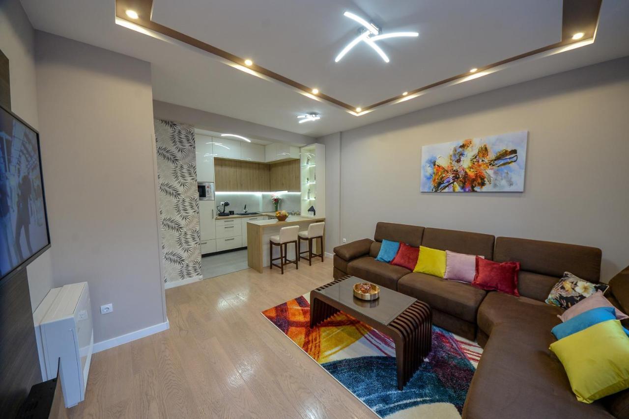 Pine 1 Apartment In The Center 트레빈예 외부 사진