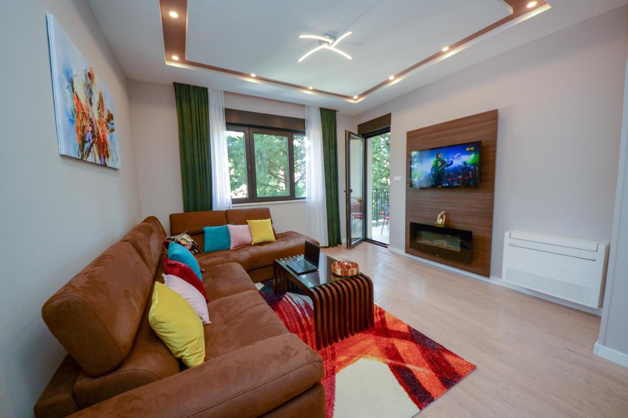 Pine 1 Apartment In The Center 트레빈예 외부 사진