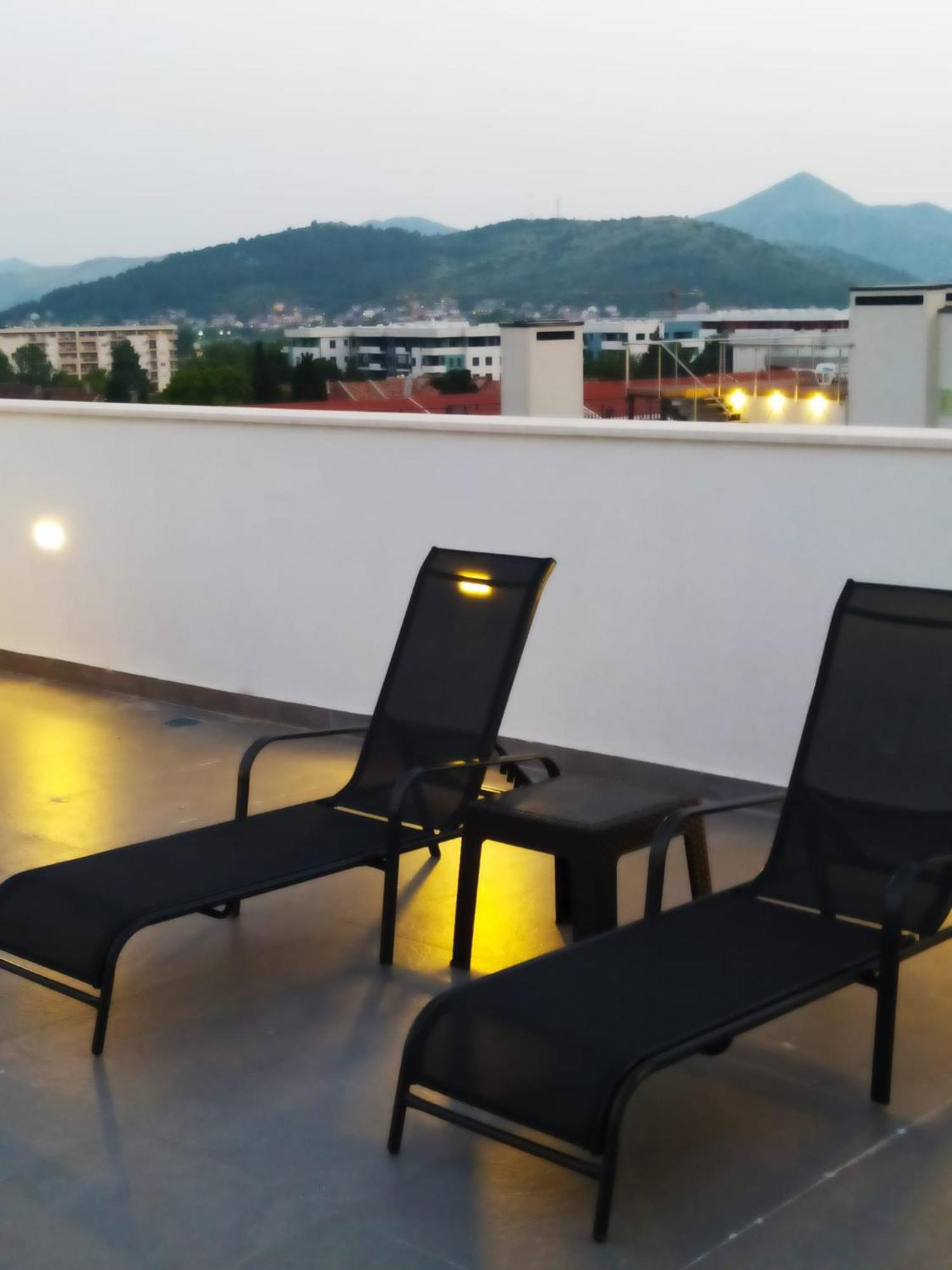 Pine 1 Apartment In The Center 트레빈예 외부 사진