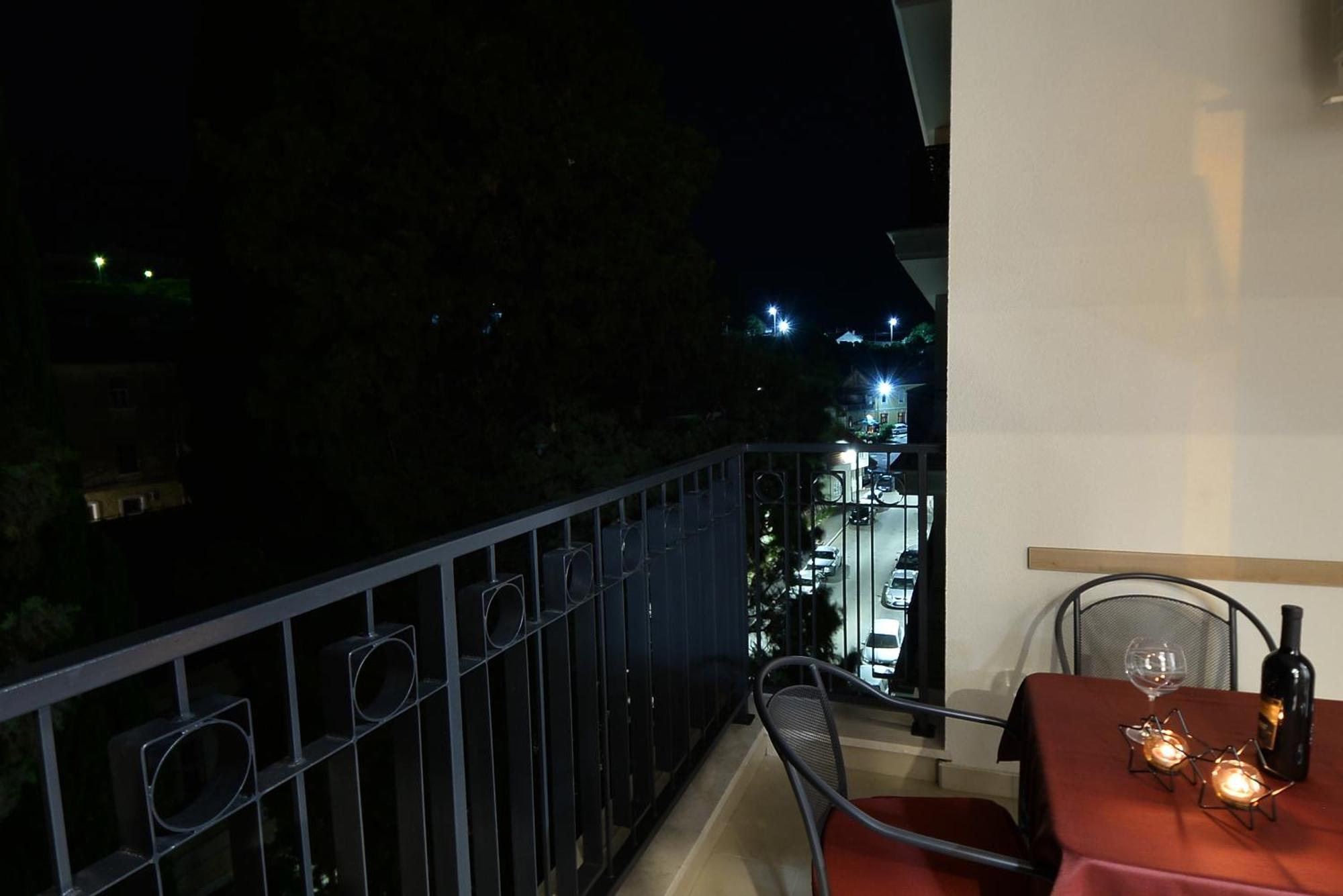 Pine 1 Apartment In The Center 트레빈예 외부 사진